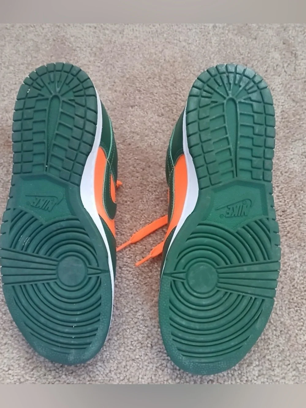 Nike Dunk “Miami Hurricanes”